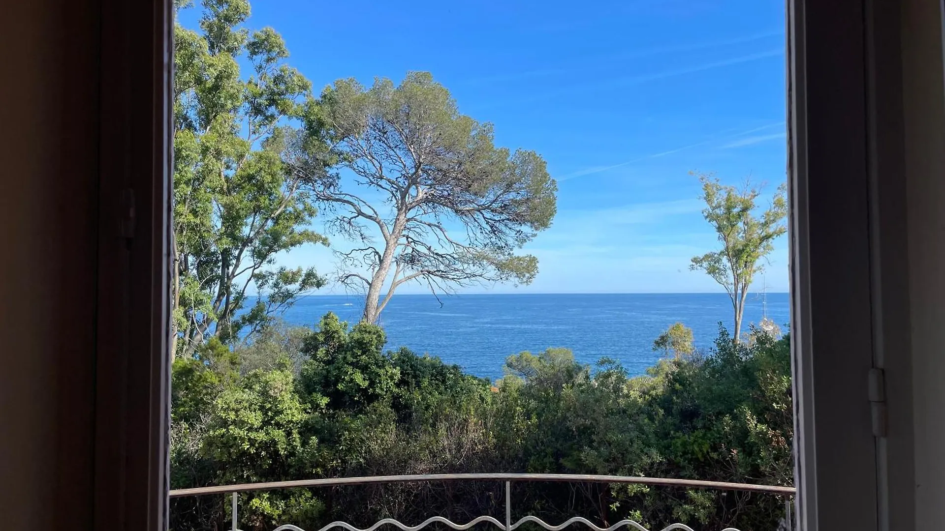 Charmante Villa Provencale Pieds Dans L'Eau Avec Piscine Et Plage Privee Saint-Raphael  France