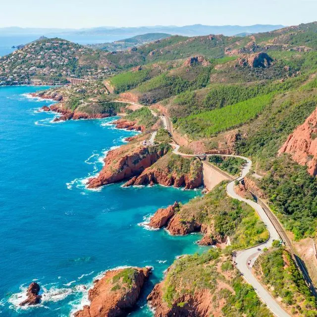 Charmante Villa Provencale Pieds Dans L'Eau Avec Piscine Et Plage Privee Saint-Raphael